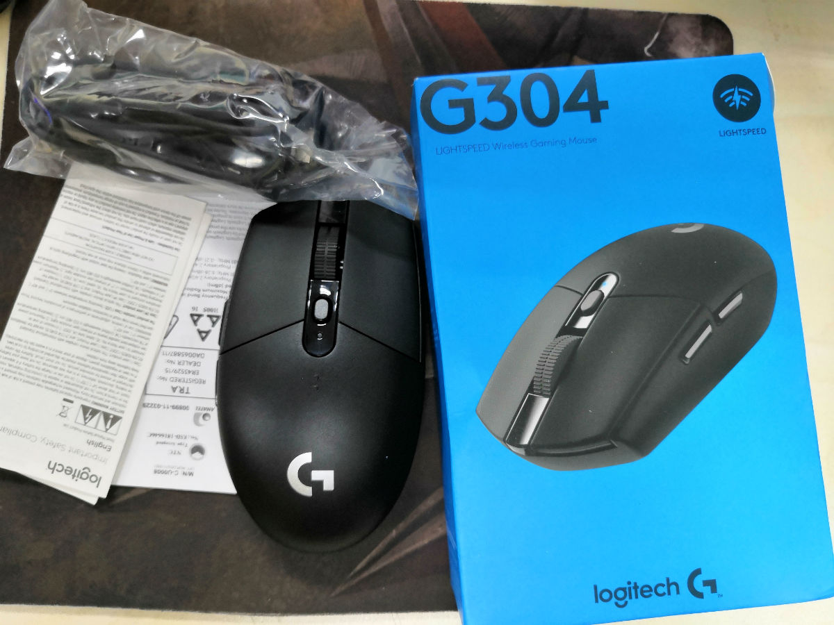 logitech g304 wireless gaming mouse packaging