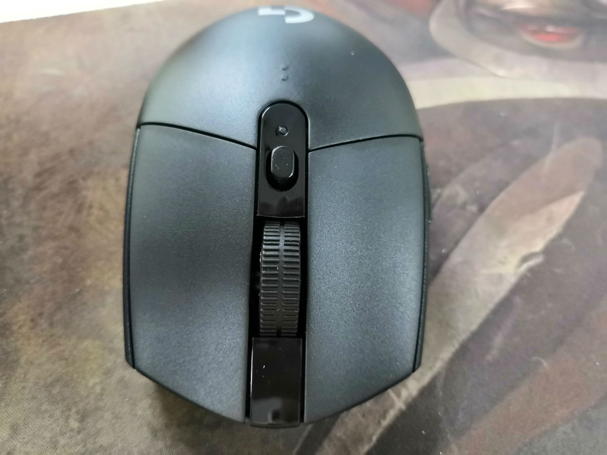 logitech g304 wireless gaming mouse review 2